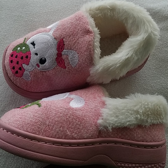 NWOT 2/$15 Cute winking bunny with strawberry - Picture 2 of 9